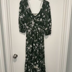 Francesca's Collections Dark Green Floral Long Sleeve Dress